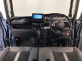 【前方視界】開放的な前方視界!運転がしやすく疲れにくいです♪窓が大きく、見通しがとっても良いおクルマですよ♪