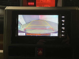 モニターガイドが付いているのでショッピングなどの狭い駐車場や車庫入れなどの時もしっかりと確認しながらバックができるので安心してお出かけできますよ。