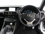 運転席廻りです。