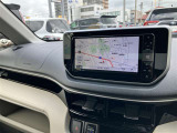 純正ナビを装備。タッチパネル式で使いやすく、お出かけもラクラクです。