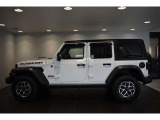 横から見てもJeepだとわかりますね!