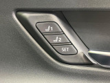 【メモリー機能付きパワーシート】ドライバーごとに設定したシート位置を記憶して、ボタン一つで切り替えできる便利な機能!運転する方が複数名いらっしゃるご家庭におすすめです♪