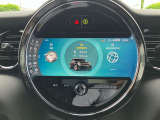 MINI Cardご用意しております。充実のポイントプログラムや多様なサービスの他にカード契約期間中はMINI エマージェンシー・サービスが24時間365日ご利用いただけます。