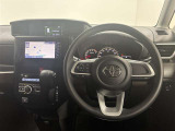 使いやすく運転しやすいレイアウトの運転席周り。