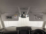 運転席・助手席にはバニティミラー付き♪身だしなみチェックできますよ(^^♪