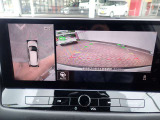 まるでお車を真上から見下ろしたかのような映像をナビに映し出してくれますので狭い駐車場でも周囲を確認する事が出来ますので非常に安心です♪