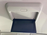【フリップダウンモニター】大画面モニターで後席でもエンタメをお楽しみいただけます。小さなお子様にも大人気の装備です♪