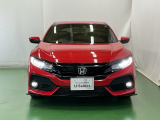 LEDヘッドライトを装備しています。LEDヘッドライトはとても明るく、雨の日や夜間走行も安全・安心です。オートライトコントロール付きで周囲の明るさに応じて自動で点灯・消灯します