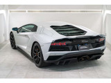 Bianco IsiBicolor S-trimDione Forged rims 20/21high gloss blackBrake calipers in orangeTransparent Engine BonnetExterior Style PackageFully electric and heated seatsRearCamera