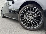 メルセデス・ベンツの定める厳しい基準をクリアしたお車のみをご案内させて頂きます。納車前整備はメーカー規定に基づき最大100項目にも及ぶ点検を熟練のメカニックによって行いご納車させて頂きます。
