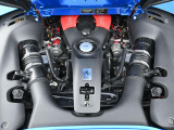 強力な3.9L・V8ツインターボエンジンをリアミッドに搭載しております。