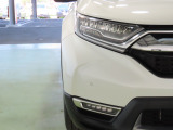 LEDヘッドライトは、点灯の瞬間から光量を発揮し、突然暗くなるトンネルなどでの安定感を高めます。