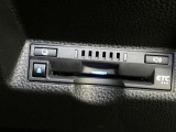 ETC車載機です。高速・有料道路の料金をキャッシュレスでスムーズに通過できます。