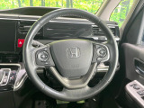 【純正革巻きステアリング】上質な革を使用することで、手にしっかり馴染みとても運転しやすいハンドルです♪