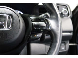 Hondaセンシングの機能のひとつ、アダプティブクルーズコントロール付!アクセルから足を離しても設定したスピードと前車との車間を保ち走行してくれます!車線維持もアシスト☆高速道路で疲労軽減ですね☆