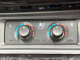 【シートベンチレーション】夏場は涼しい風でお尻や背中の熱やムレを防ぎ、冬はエアコンよりも早く温まってポカポカに!レザーシートにうれしい装備で、季節を問わず快適に過ごせます。