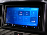 CD、DVD、Bluetooth、AM、FM、AUX、スマートフォン接続ができます。