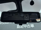 バックミラーには車を上空から見たような映像のアラウンドビューモニターが映るので駐車時や狭い道でも安心して運転できます☆彡