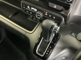 発進時から滑らかに加速する無段階変速のCVTはストップ&ゴーの多い街の中も快適です