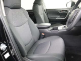 トヨタ認定中古車のハイブリッドカー(対象:初度登録から9年以内)は、ハイブリッド機構を無償で保証します。初度登録年月から10年目まで、または3年間の長い方。但し累計走行距離が20万km以内です。