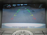ナビ画面にバックビュ-モニタ-の映像を映し出しています。  狭い場所での車庫入れをサポ-トしてくれる便利アイテムです。