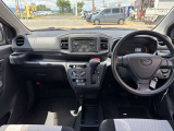 シンプルで見やすいインパネです。運転初心者の方にもおすすめです。