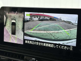 駐停車には便利なアラウンドビューモニター搭載。サイドモニターの切り替えも可能です。