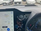 今話題のハイブリッド車!!燃費が良くてお財布に優しいですね。