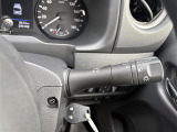 【オートライト(AUTO)】外の明るさをシステムが感知して、自動でヘッドライトが点灯します。ヘッドライトをつけ忘れを防ぐ便利機能です。