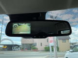 バックミラーにバックカメラがうつります