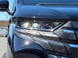 【LEDヘッドライト】LEDヘッドライトは、低消費電力で明るく、遠くまで照らす先進ライト。夜間走行時の視認性を高め、安全で快適なドライブをサポートします。