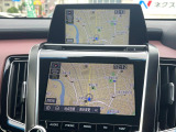 【メーカー純正ナビ】インテリアに溶け込むスタイリッシュな「専用設計」メーカーナビを装備♪視認性や操作性など基本性能にも優れ、より上質なカーライフをお楽しみいただけます。