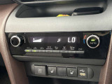 オートエアコンは温度を設定するだけで、自動で風量などを設定してくれます。運転しながら操作も必要ないので、安全性も向上します。