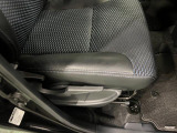 痛みの出やすい運転席シートの角、フロアマット、座面、ともに良好です