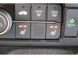 シートヒーター装備付き車!!座席に埋め込まれた電熱線によりシートを暖めることが出来る装備で、温められたシートは、寒い冬には最適です!!