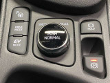 【電気式4WDシステム(E-Four)】E-Four搭載!雪道などの滑りやすい路面でも安心して走行できます。