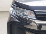 LEDヘッドライトです。デザイン性がよくとても明るいので、夜間の走行や悪天候でも安心です。しかも長寿命!