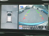 『上から丸見え』のアラウンドビューモニター搭載!車を上から見下ろした状態がナビ画面に映し出されるので、前後・左右の障害物を確認でき、安心・安全です♪一度使用すると、手放せなくなる装備です!