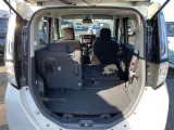 乗る人の人数や、積む荷物の大きさに合わせて対応できるシートアレンジ!