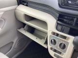 車検証や保険の証書等こちらに収納されておくと何かあった時に慌てずにすみます☆