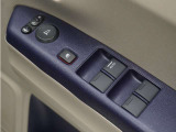 ◆パワーウィンドウスイッチ◆運転席から全席の窓の開閉操作を行うことが出来いつでも換気ができます!