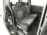 ゆとりある広々とした車内空間は、ドライブを始め買い物やレジャーなど、幅広く活躍します。一人でもみんなとでもお出かけを楽しみましょう!