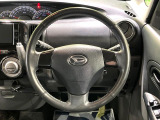【純正革巻きステアリング】上質な革を使用することで、手にしっかり馴染みとても運転しやすいハンドルです♪