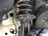 お車を安心してお乗りいただく為には、足回りの定期点検が欠かせません。サービスサポート(有償保証)では無料点検もご提供しており、安心のカーライフをお過ごしいただけるサポート体制が整っています。