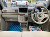 インパネ回りです。インパネシフト採用で足元空間が広々しています。広々とした空間は運転の疲れを軽減します♪