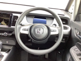ステアリングスイッチでオーディオ各種操作が可能で、運転に集中できます。安心・安全・快適なドライブをお楽しみいただけます。