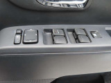 運転席のパワーウインドースイッチ部です。よく触れる場所だからこそ、使用状態があらわれますよね。ぜひこうした所もチェックしてください。