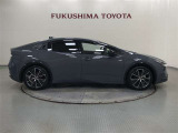 【まるごとクリーニング】シートを取り外し、車内を徹底洗浄。隅々まで丁寧に仕上げています。
