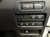 両側オートスライドドアです♪運転席のボタンやキーのボタンでも開閉できます!手荷物がいっぱいの時でも簡単にドアの開け閉めができるのでとっても便利です♪