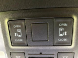 【両側パワースライドドア】スマートキーや運転席のスイッチで後席両側スライドドアの開閉が可能♪電動だから力を入れてドアを開ける必要が無く、小さなお子様でも簡単に開け閉めでき快適です♪